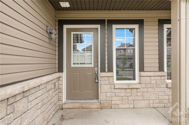 2218 Nantes Street, Townhouse with 3 bedrooms, 3 bathrooms and 3 parking in Ottawa ON | Image 4
