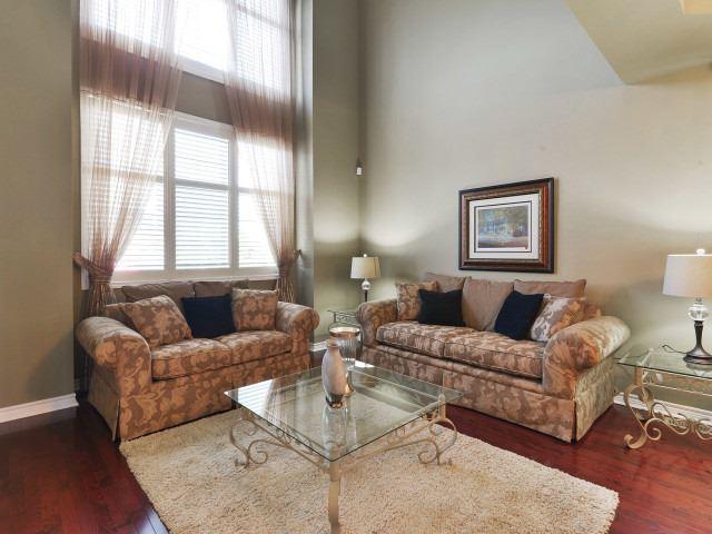 18 Catchfly Cres, House detached with 4 bedrooms, 5 bathrooms and 4 parking in Brampton ON | Image 2