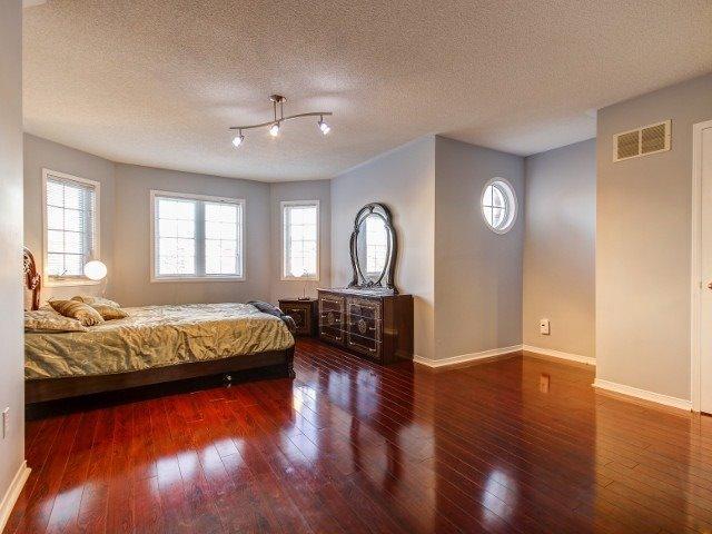 176 Luella Cres, House detached with 4 bedrooms, 3 bathrooms and 4 parking in Brampton ON | Image 16
