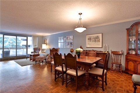 404 - 61 St Clair Ave W, Condo with 2 bedrooms, 2 bathrooms and 1 parking in Toronto ON | Image 3