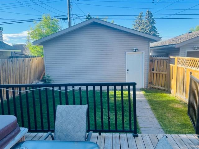 906 69 Avenue Sw, House detached with 4 bedrooms, 3 bathrooms and 2 parking in Calgary AB | Image 20