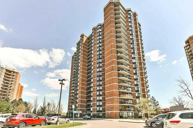 2010 - 236 Albion Rd, Condo with 3 bedrooms, 2 bathrooms and 1 parking in Toronto ON | Image 1