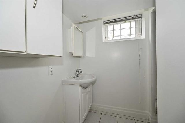 77 Bishop Lower Ave, House detached with 2 bedrooms, 1 bathrooms and 2 parking in Toronto ON | Image 2