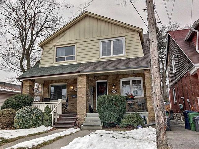 35 Le May Rd, House semidetached with 2 bedrooms, 1 bathrooms and 1 parking in Toronto ON | Image 1