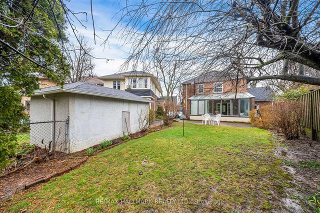 51 Lawrence Cres, House detached with 3 bedrooms, 2 bathrooms and 3 parking in Toronto ON | Image 25