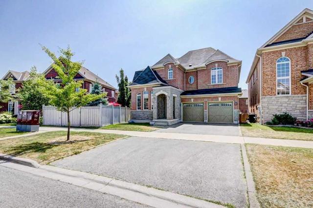 145 Williamson Dr E, House detached with 4 bedrooms, 3 bathrooms and 2 parking in Ajax ON | Image 2