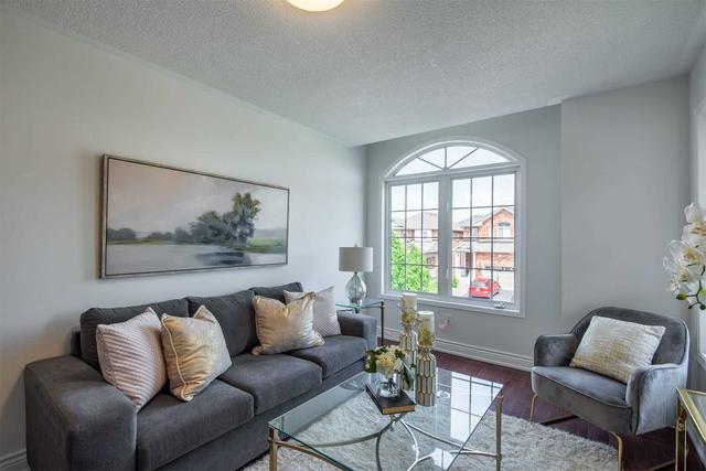 242 Penndutch Circ, House attached with 3 bedrooms, 3 bathrooms and 3 parking in Whitchurch Stouffville ON | Image 14