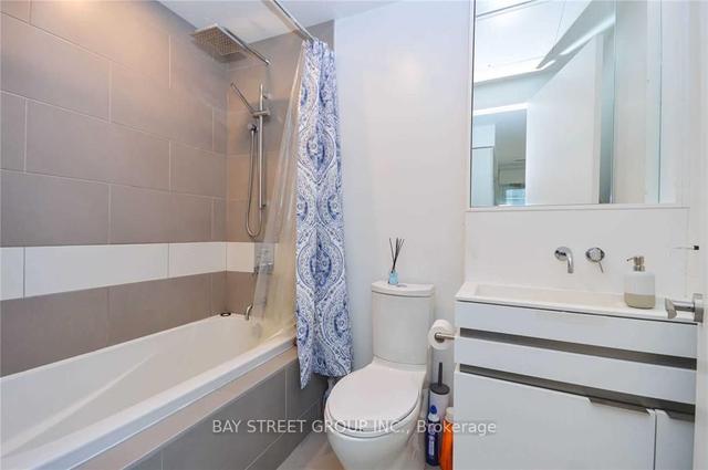 1105 - 197 Yonge St, Condo with 1 bedrooms, 1 bathrooms and 0 parking in Toronto ON | Image 7