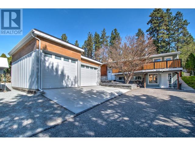 655 Clifton Road S, House detached with 5 bedrooms, 3 bathrooms and 2 parking in Kelowna BC | Image 2