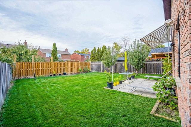 1027 Willowbank Tr, House detached with 4 bedrooms, 4 bathrooms and 6 parking in Mississauga ON | Image 32