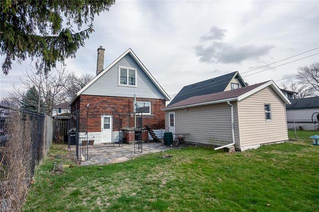 4739 Sixth Avenue, House detached with 3 bedrooms, 1 bathrooms and null parking in Niagara Falls ON | Image 3