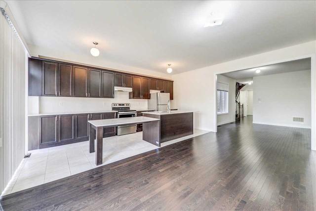 13 Titan Tr, House detached with 3 bedrooms, 3 bathrooms and 2 parking in Markham ON | Image 2
