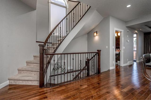 3327 40 Street Sw, Home with 4 bedrooms, 3 bathrooms and 2 parking in Calgary AB | Image 11