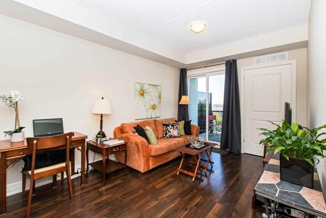 405 - 640 Sauve St, Condo with 2 bedrooms, 2 bathrooms and 1 parking in Milton ON | Image 9
