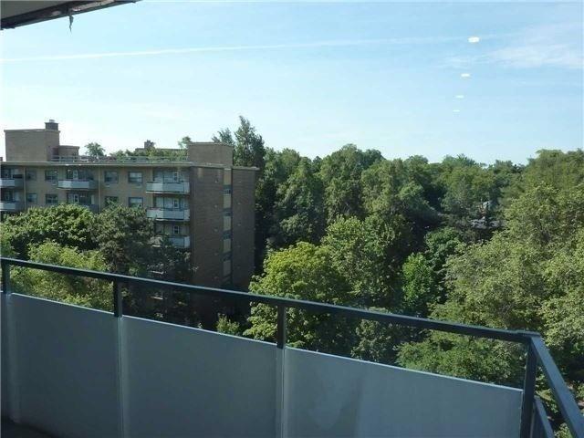 511 - 10 Shallmar Blvd, Condo with 3 bedrooms, 2 bathrooms and 1 parking in Toronto ON | Image 13