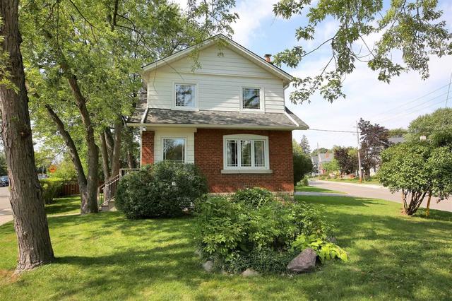 40 Joseph St, House detached with 4 bedrooms, 2 bathrooms and 2 parking in Toronto ON | Image 22