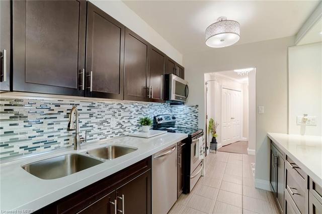 716 The West Mall, House attached with 1 bedrooms, 1 bathrooms and 1 parking in Toronto ON | Image 21