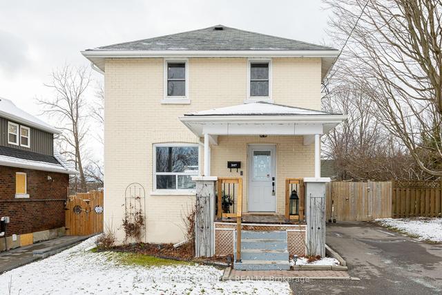 207 College Ave, House detached with 3 bedrooms, 3 bathrooms and 6 parking in Oshawa ON | Image 12