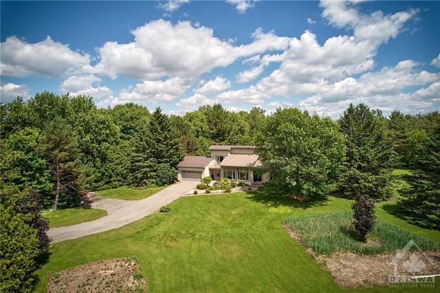 3767 Mapleshore Drive, House detached with 4 bedrooms, 3 bathrooms and 8 parking in North Grenville ON | Image 1