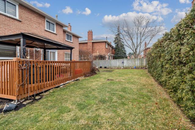 17 Bloomingdale Dr, House detached with 4 bedrooms, 3 bathrooms and 4 parking in Brampton ON | Image 22