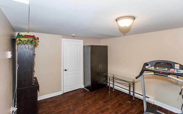 81 Darras Crt, Townhouse with 3 bedrooms, 2 bathrooms and 2 parking in Brampton ON | Image 19