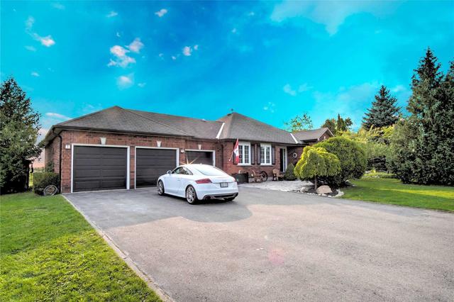 11132 Mcfarland Crt, House detached with 2 bedrooms, 3 bathrooms and 12 parking in Milton ON | Image 1