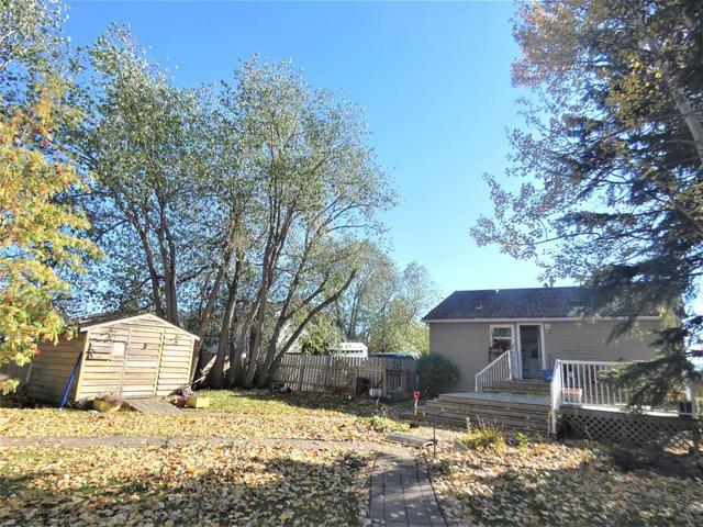 916 94 Avenue, House detached with 3 bedrooms, 2 bathrooms and 1 parking in Dawson Creek BC | Image 18