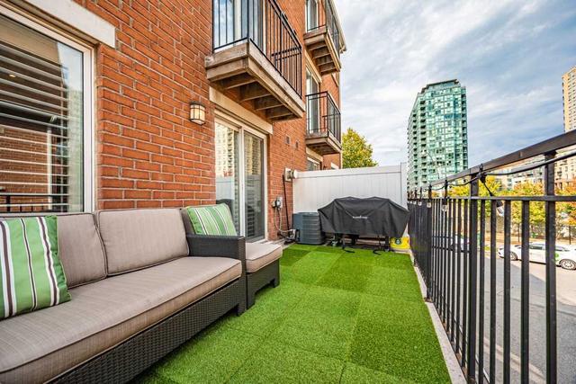 215 - 50 Joe Shuster Way, Townhouse with 3 bedrooms, 3 bathrooms and 1 parking in Toronto ON | Image 4