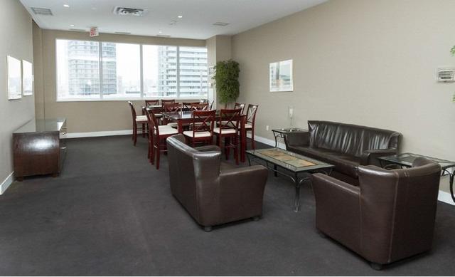 1642 - 250 Wellington St W, Condo with 1 bedrooms, 1 bathrooms and 0 parking in Toronto ON | Image 4