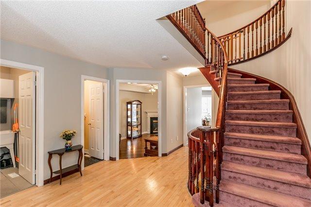 25 Meyer Ave, House detached with 4 bedrooms, 3 bathrooms and 4 parking in Barrie ON | Image 3
