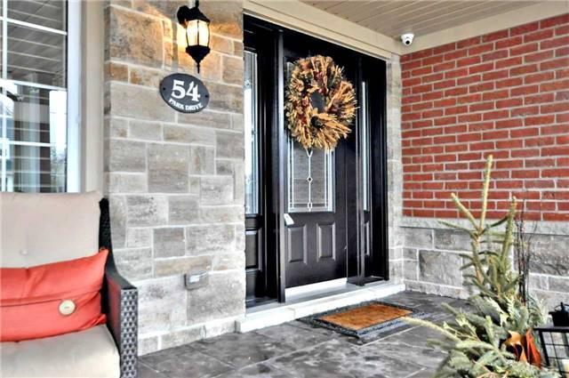 54 Park Dr, House detached with 5 bedrooms, 5 bathrooms and 4 parking in Whitchurch Stouffville ON | Image 3