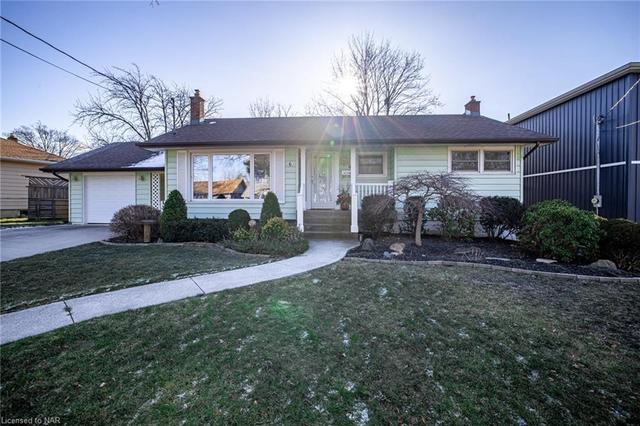 6 Edgewood Road, House detached with 4 bedrooms, 2 bathrooms and 7 parking in St. Catharines ON | Image 1