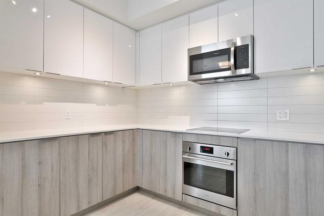 th 103 - 223 St Clair Ave W, Townhouse with 3 bedrooms, 3 bathrooms and 1 parking in Toronto ON | Image 4