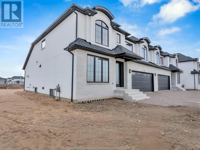 4532 Valerio Crescent, House semidetached with 4 bedrooms, 3 bathrooms and null parking in LaSalle ON | Image 3