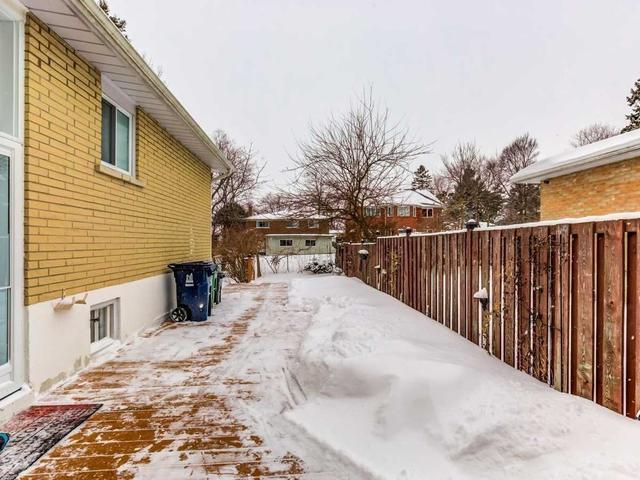 22 Donnacona Cres, House detached with 3 bedrooms, 3 bathrooms and 3 parking in Toronto ON | Image 14
