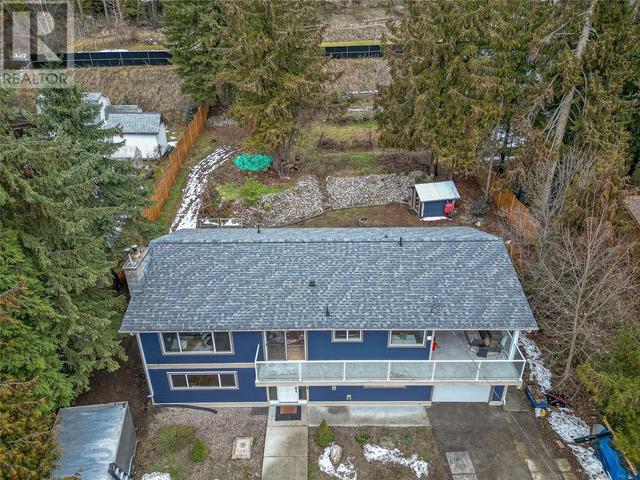 5167 Sunnybrae Canoe Point Road, House detached with 4 bedrooms, 2 bathrooms and 6 parking in Columbia Shuswap C BC | Image 2