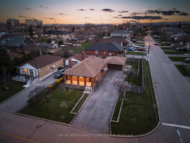 100 Cuffley Cres S, House detached with 3 bedrooms, 2 bathrooms and 12 parking in Toronto ON | Image 23