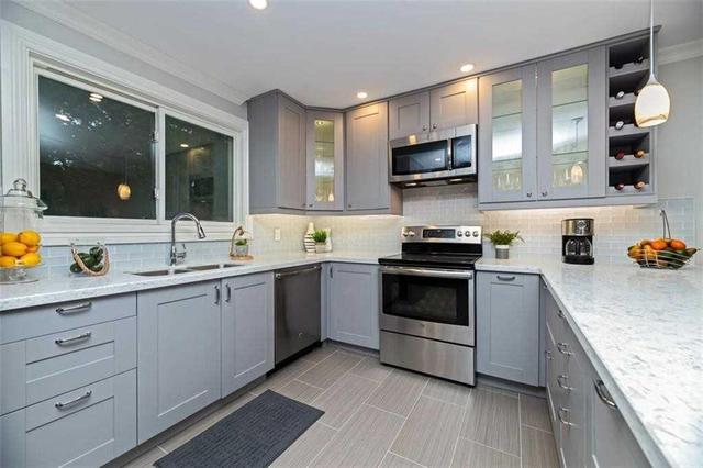 4 - 1580 Kerns Rd, Townhouse with 2 bedrooms, 3 bathrooms and 1 parking in Burlington ON | Image 6