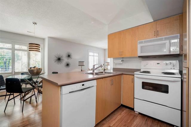 Th4 - 208 Niagara St, Townhouse with 3 bedrooms, 2 bathrooms and 1 parking in Toronto ON | Image 9