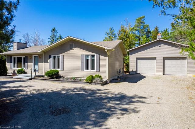 6782 East Parkway Drive, House detached with 5 bedrooms, 2 bathrooms and 16 parking in Lambton Shores ON | Image 50