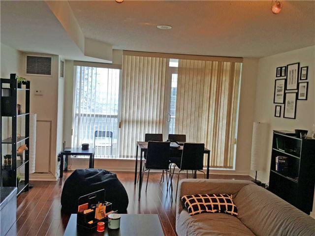 1002 - 8 York St, Condo with 2 bedrooms, 2 bathrooms and 1 parking in Toronto ON | Image 2