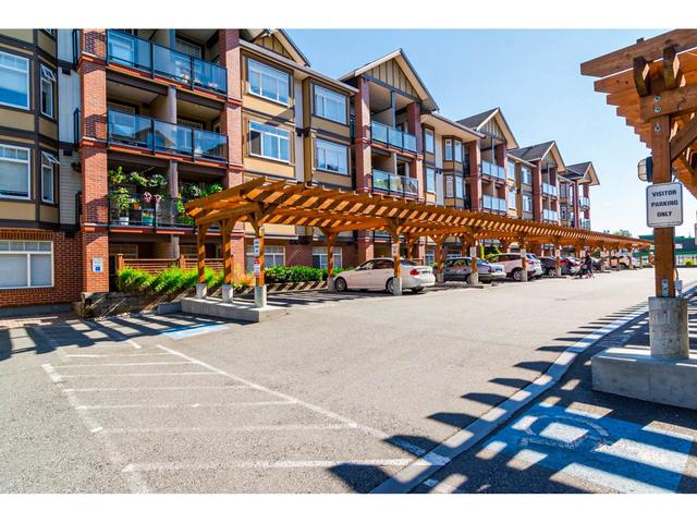 232 - 5660 201a Street, Condo with 2 bedrooms, 1 bathrooms and 2 parking in Langley BC | Image 3