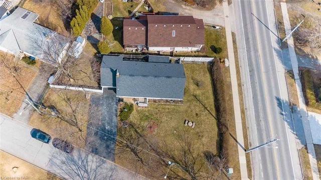 2 Woodelm Dr, House detached with 3 bedrooms, 2 bathrooms and 5 parking in St. Catharines ON | Image 5