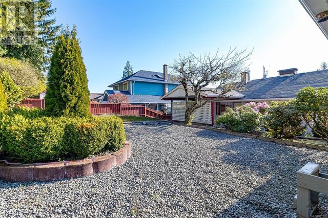 9882 Echo Hts, House detached with 2 bedrooms, 2 bathrooms and 2 parking in North Cowichan BC | Image 31