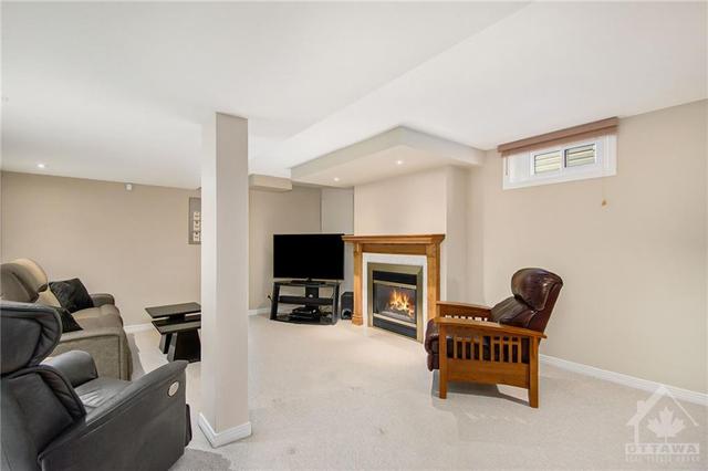 9 Tammela Court, House detached with 3 bedrooms, 3 bathrooms and 2 parking in Ottawa ON | Image 19