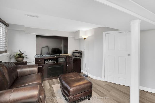 338 Britannia Ave, House attached with 3 bedrooms, 3 bathrooms and 5 parking in Bradford West Gwillimbury ON | Image 26