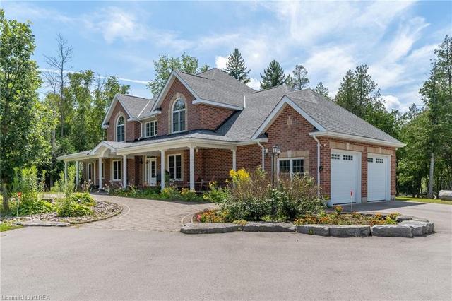 257 Lindsay Street S, House detached with 4 bedrooms, 4 bathrooms and 10 parking in Kawartha Lakes ON | Image 12
