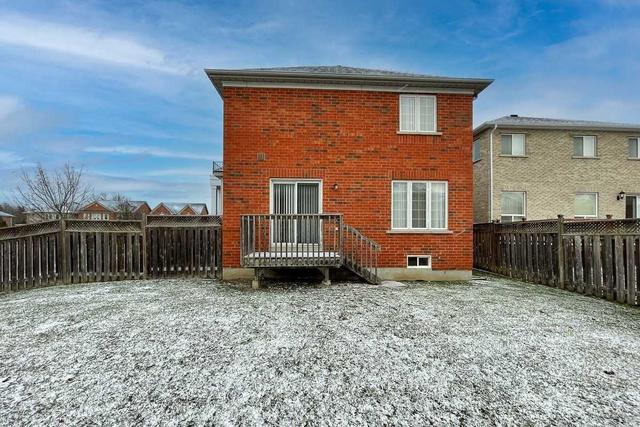 251 Mcbride Cres, House detached with 4 bedrooms, 3 bathrooms and 4 parking in Newmarket ON | Image 28