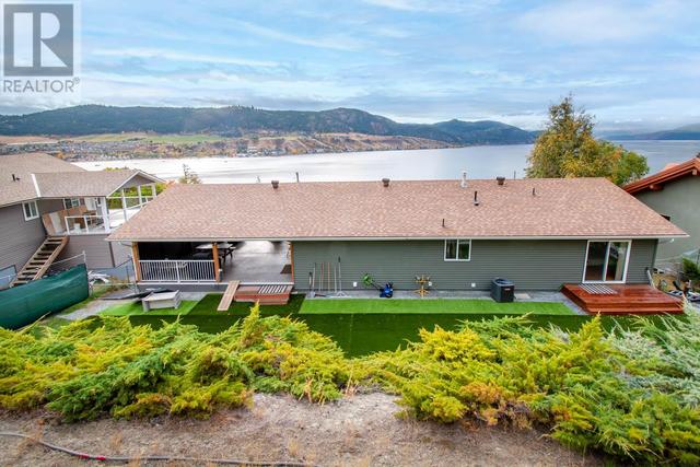 7715 Tronson Road, House detached with 5 bedrooms, 3 bathrooms and 6 parking in Vernon BC | Image 3
