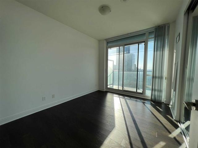 2302 - 825 Church St, Condo with 2 bedrooms, 2 bathrooms and 1 parking in Toronto ON | Image 3
